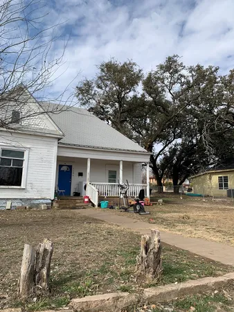$65,000 | 1104 South Pecan Street, Brady, TX 76825