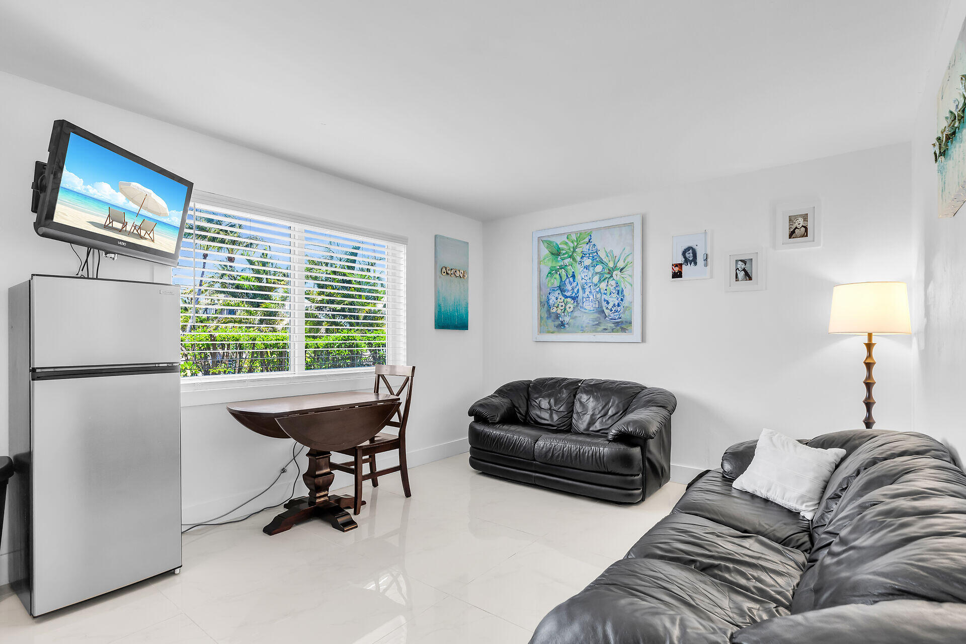 309 Jasmine Street Duck Key, FL 33050 - Photo 35 of 37 a living room with furniture and a window
