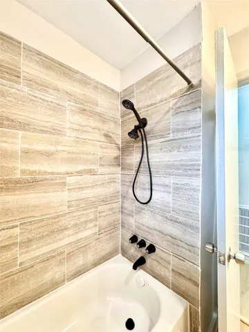 $1,495 | 1307 Willard Street, Unit 4, Houston, TX 77006