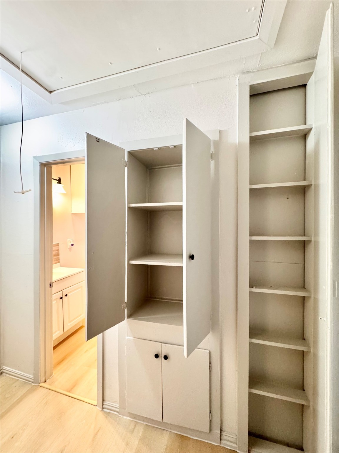 1307 Willard Street, Unit 4 Houston, TX 77006 - Photo 15 of 26 a room with closet and a window