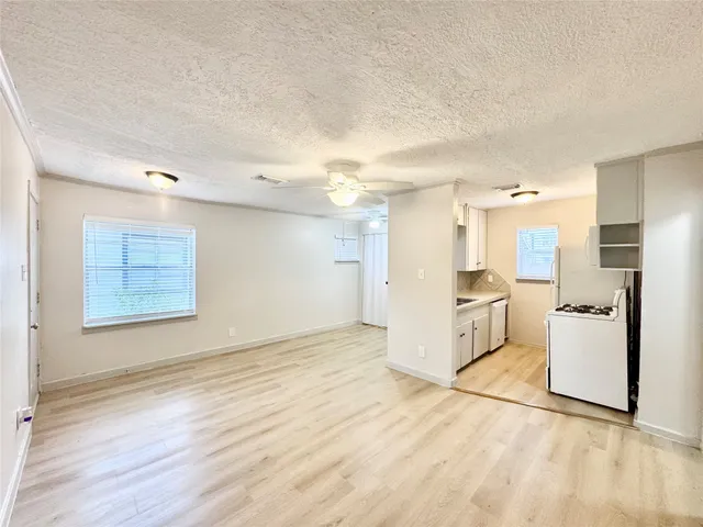 $1,495 | 1307 Willard Street, Unit 4, Houston, TX 77006