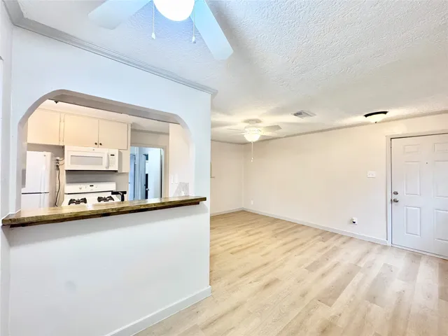 $1,495 | 1307 Willard Street, Unit 4, Houston, TX 77006