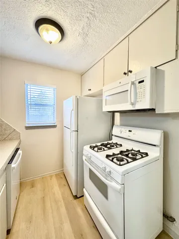 $1,495 | 1307 Willard Street, Unit 4, Houston, TX 77006