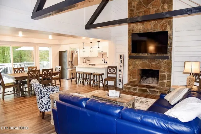 $1,399,000 | 226 Deer Run Point, La Follette, TN 37766