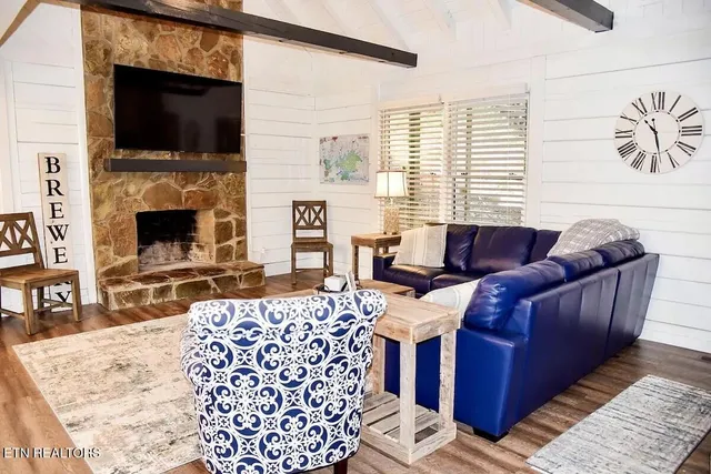 $1,399,000 | 226 Deer Run Point, La Follette, TN 37766