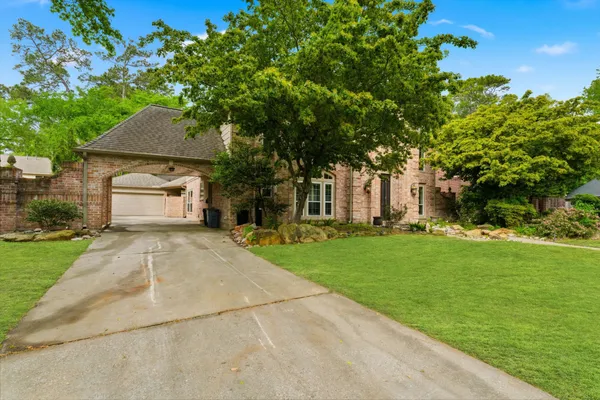 $475,000 | 13807 Balmore Circle, Houston, TX 77069