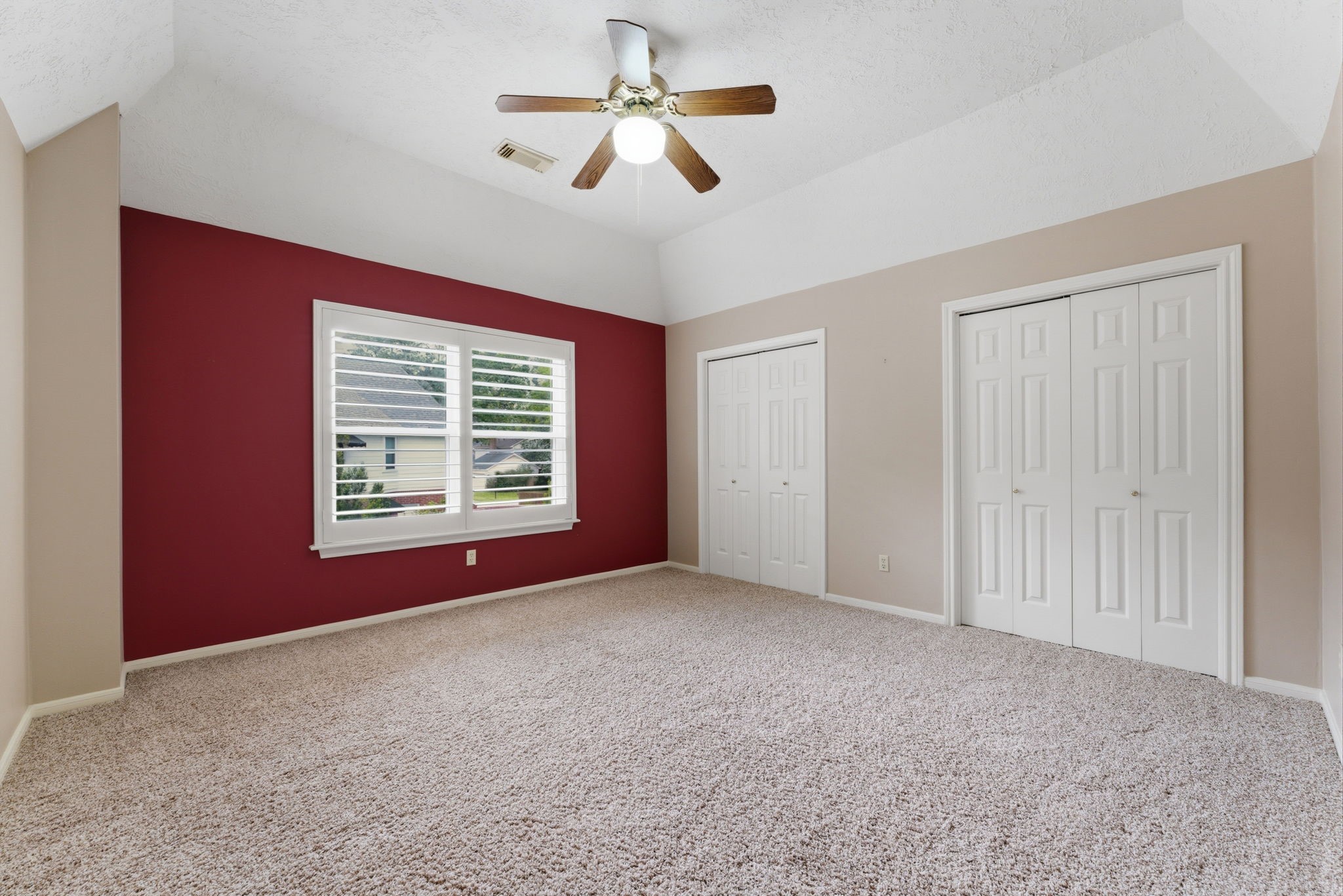 13807 Balmore Circle Houston, TX 77069 - Photo 28 of 30 a view of empty room with windows