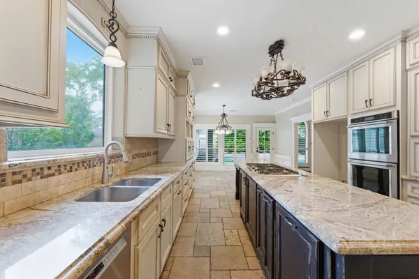 $475,000 | 13807 Balmore Circle, Houston, TX 77069