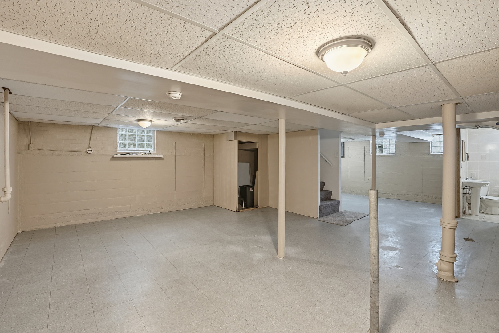 11056 South State Line Road Chicago, IL 60617 - Photo 14 of 19