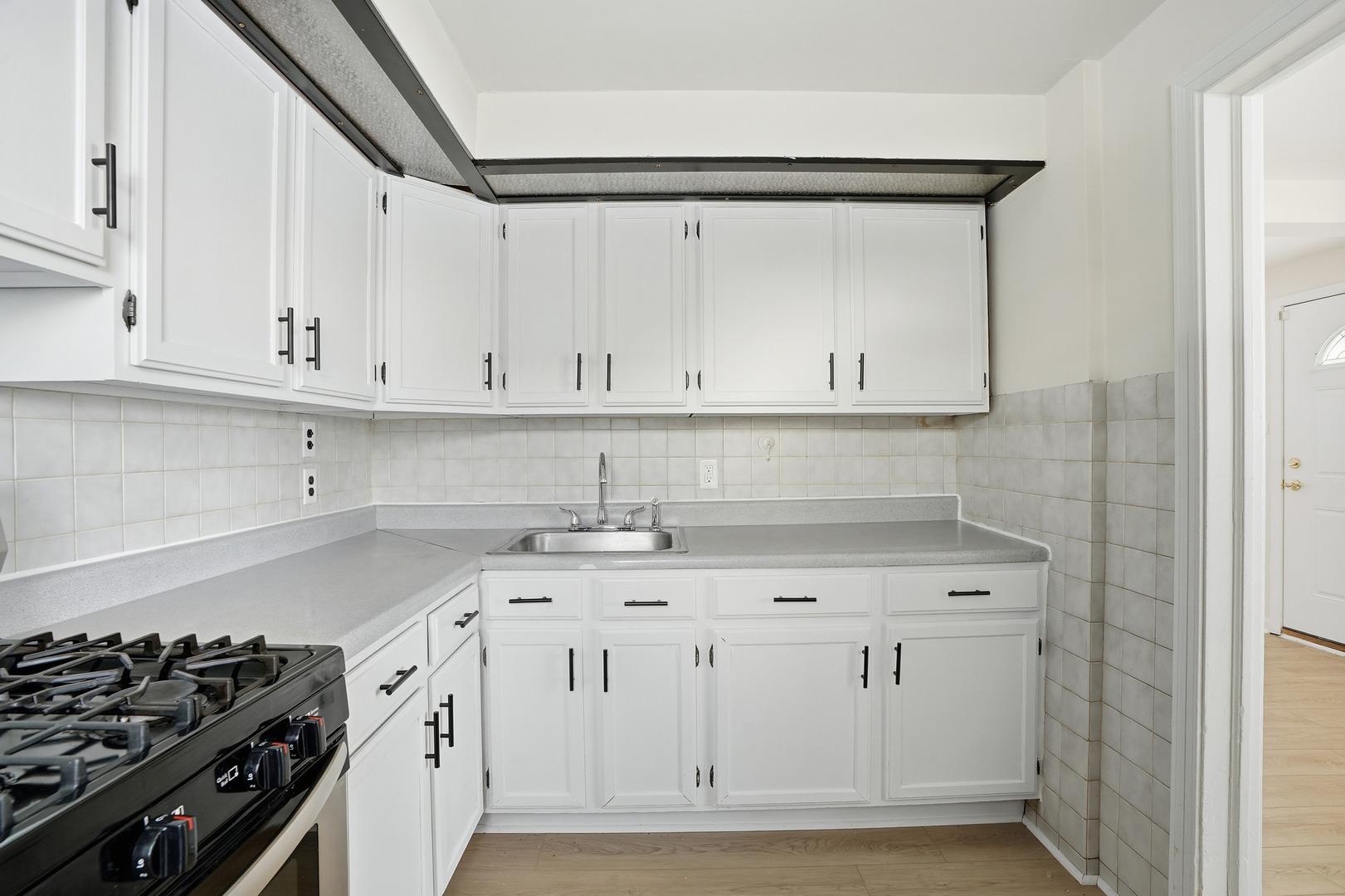 11056 South State Line Road Chicago, IL 60617 - Photo 7 of 19