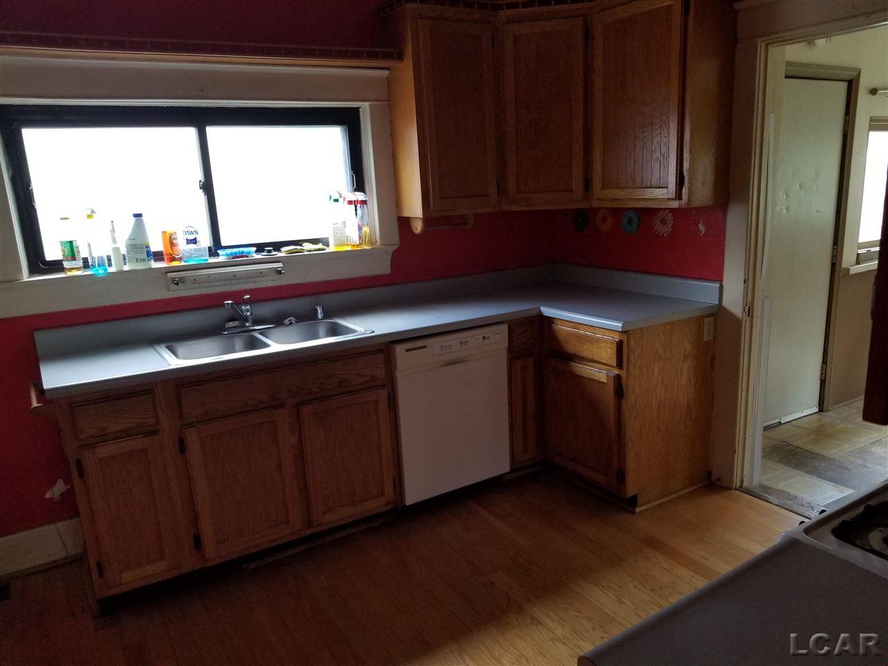 515 Pleasant Street Hudson, MI 49247 - Photo 6 of 15 50042733-5.JPG