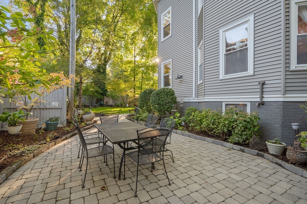 59 R Ellery Street Cambridge, MA 02138 - Photo 21 of 26 Gallery Image 21