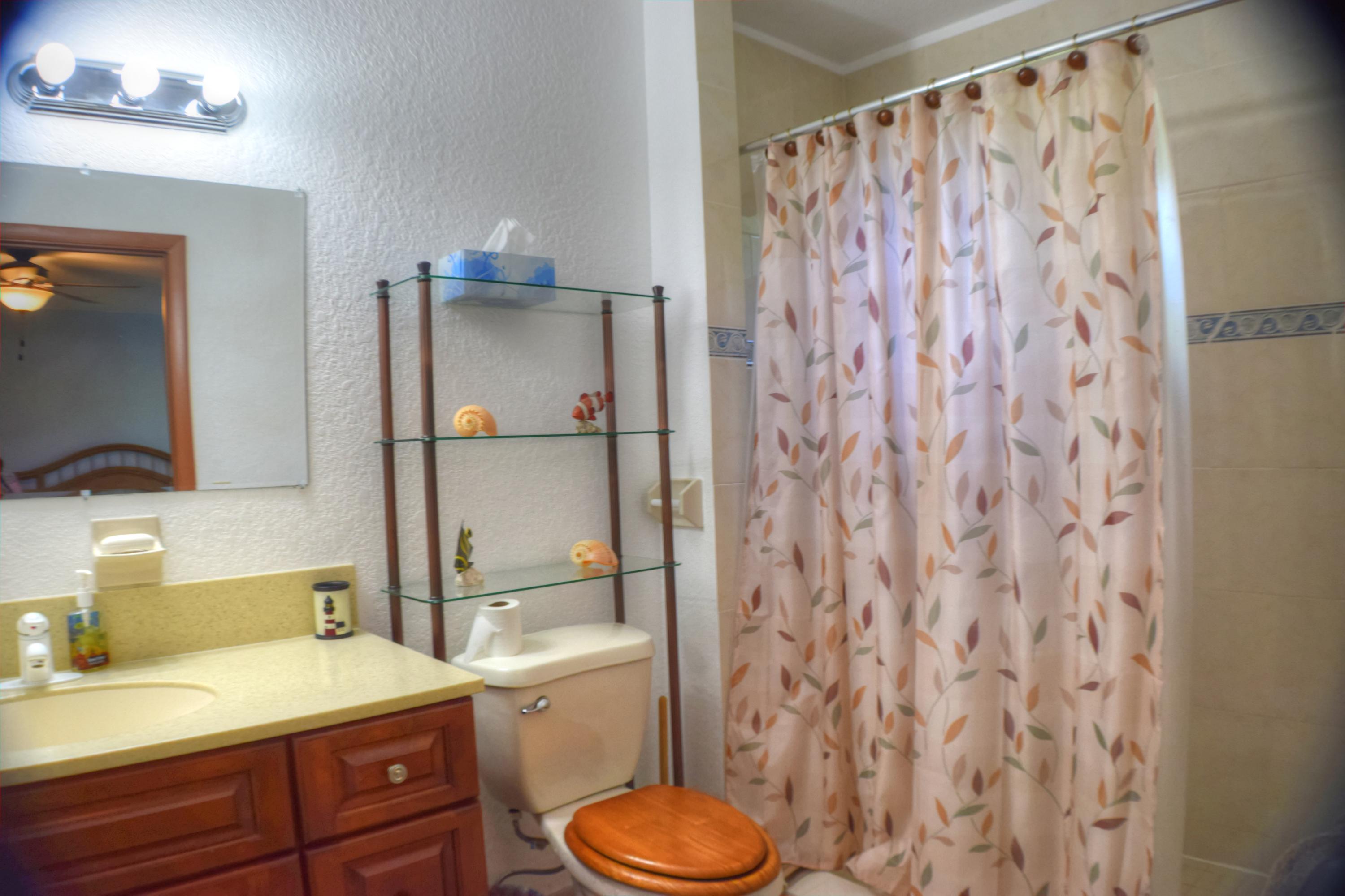 164 Coral Road Islamorada, FL 33036 - Photo 8 of 31 Bath 1