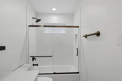 $649,500 | 410 East 33rd Street, Houston, TX 77018