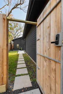 $649,500 | 410 East 33rd Street, Houston, TX 77018