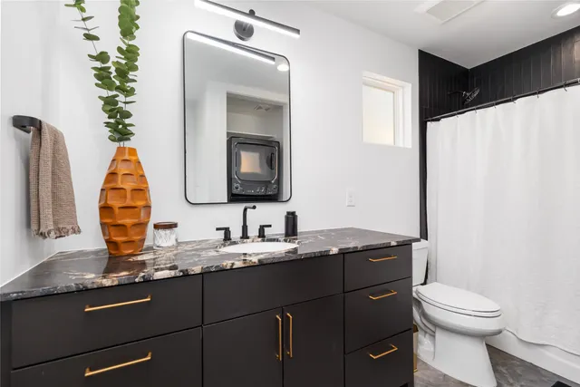 $649,500 | 410 East 33rd Street, Houston, TX 77018