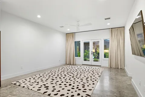 $649,500 | 410 East 33rd Street, Houston, TX 77018