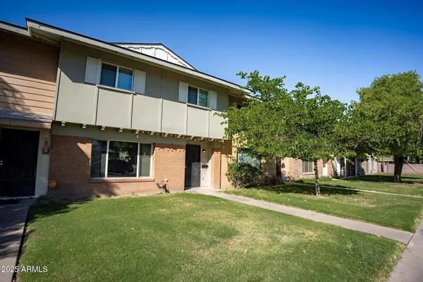 $2,400 | 12 East Hermosa Drive, Tempe, AZ 85282