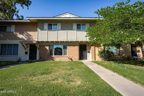 $2,400 | 12 East Hermosa Drive, Tempe, AZ 85282