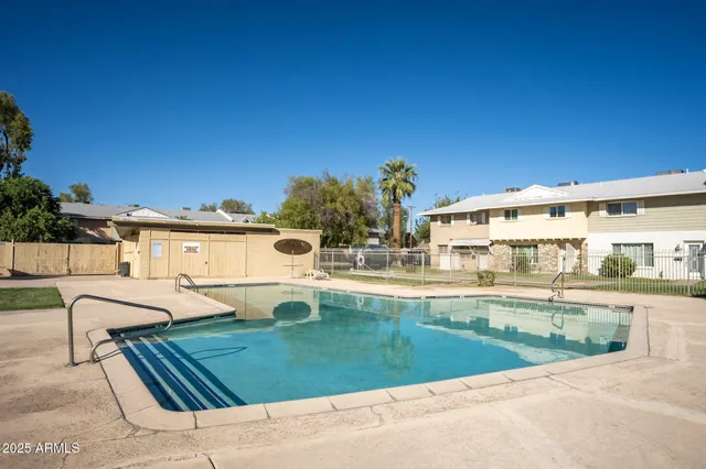 $2,400 | 12 East Hermosa Drive, Tempe, AZ 85282