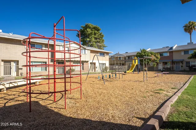 $2,400 | 12 East Hermosa Drive, Tempe, AZ 85282