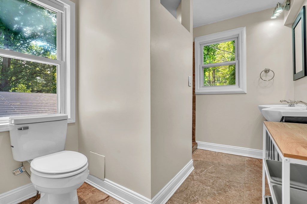 6701 Owens Road Radford, VA 24141 - Photo 17 of 41 Gallery Image 17