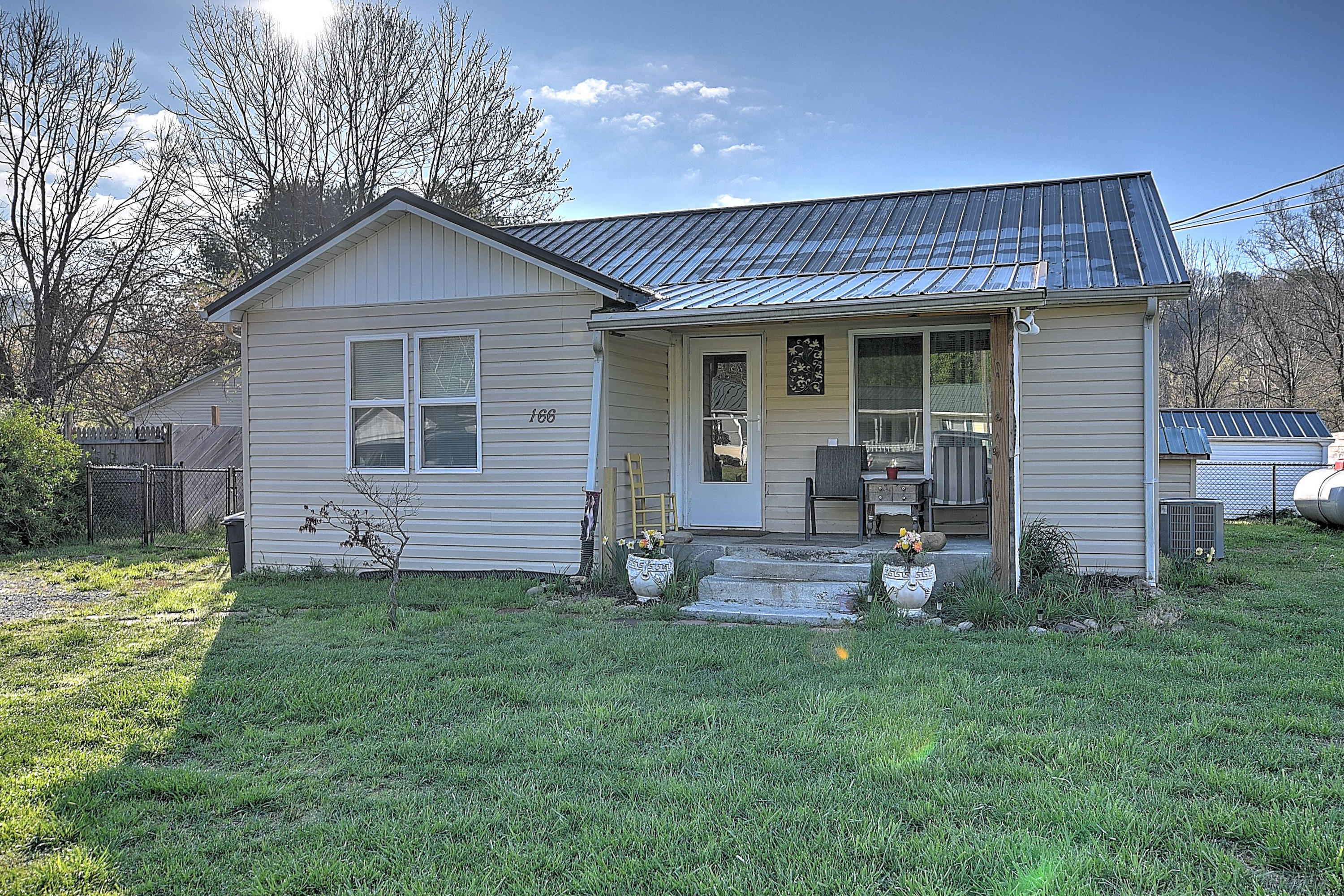166 Bumpus Cove Road Erwin, TN 37650 - Photo 2 of 50 166 Bumpus Cove