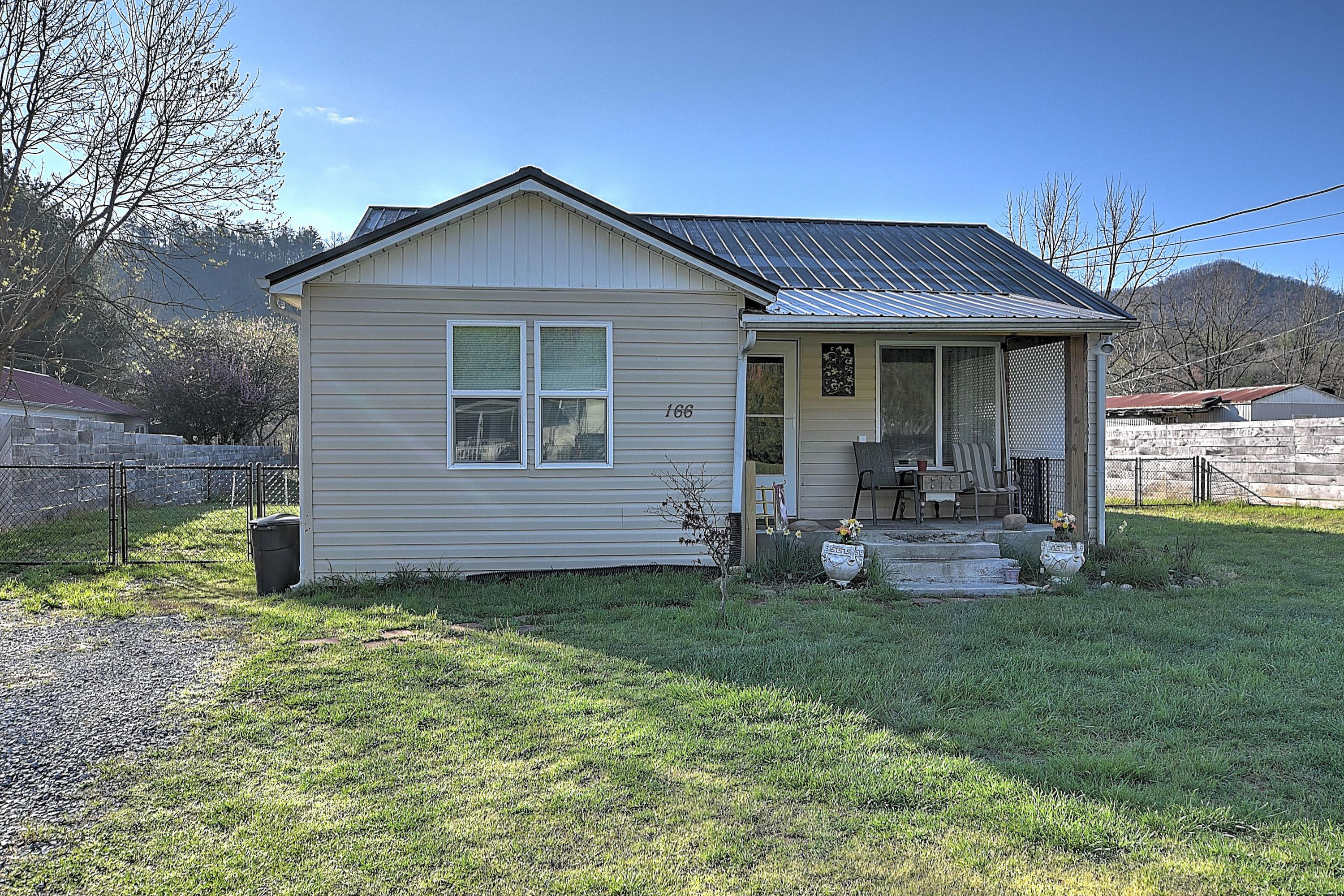 166 Bumpus Cove Road Erwin, TN 37650 - Photo 3 of 50 166 Bumpus Cove-3