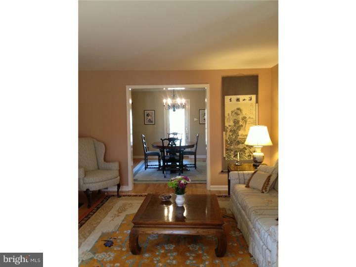 53 Crestline Road Wayne, PA 19087 - Photo 13 of 22 Living Room