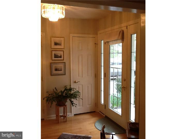 53 Crestline Road Wayne, PA 19087 - Photo 3 of 22 Foyer