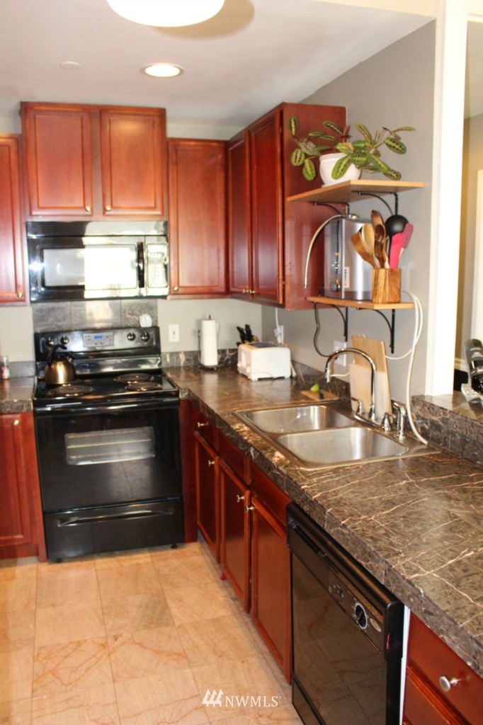 1536 228th Street Southeast, Unit B Bothell, WA 98021 - Photo 6 of 17