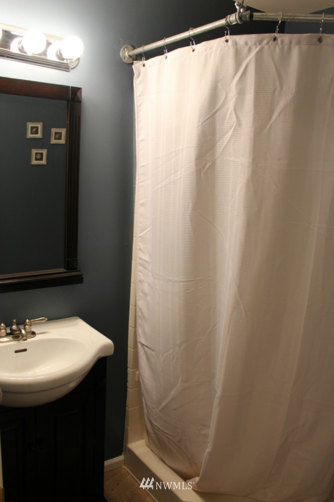 1536 228th Street Southeast, Unit B Bothell, WA 98021 - Photo 10 of 17
