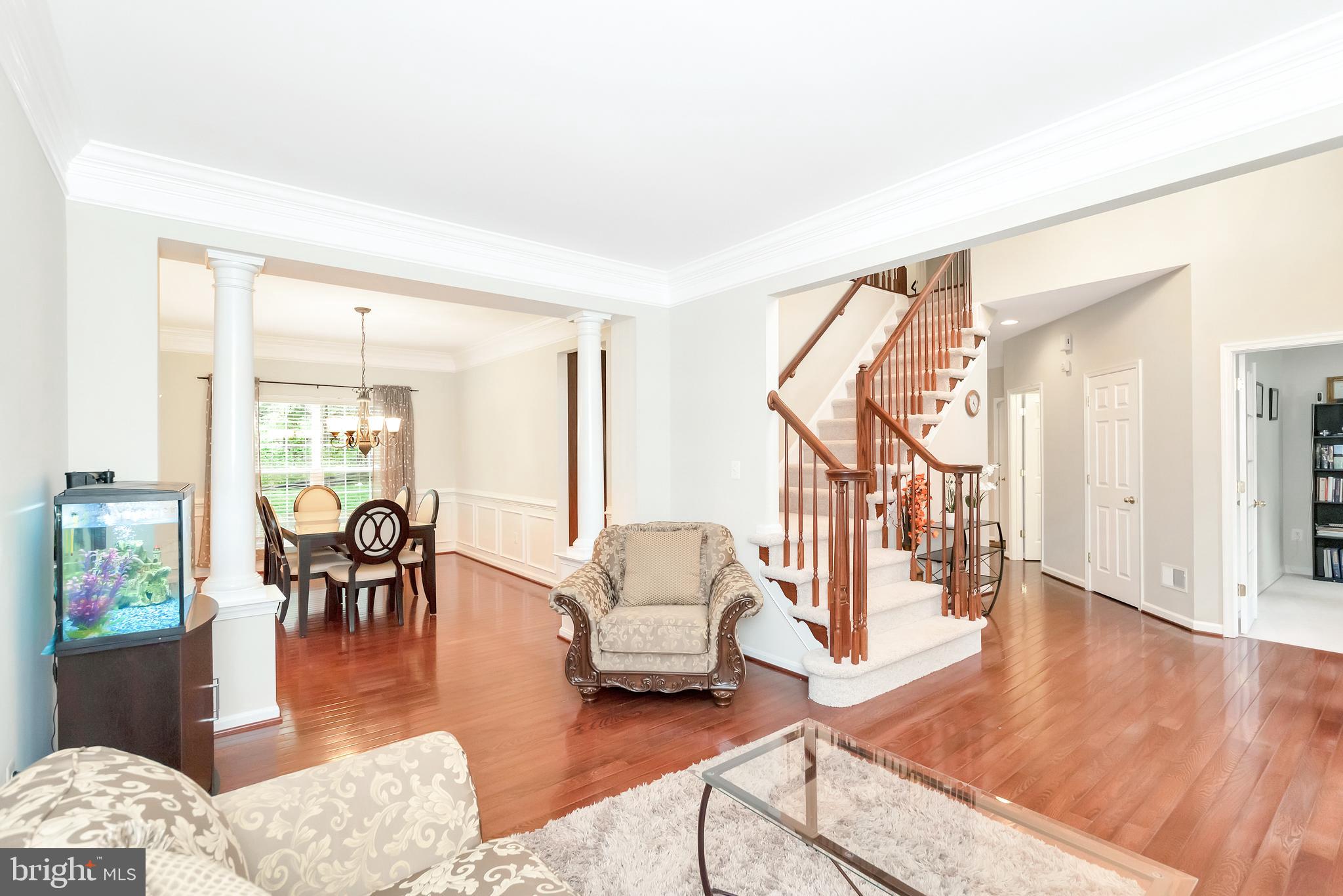 4950 Pale Morning Dun Road Elkridge, MD 21075 - Photo 8 of 70 Living Room