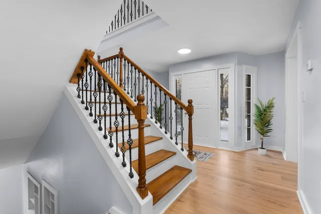 $549,900 | 583 Burt Hill Road, Winchester, NH 03470