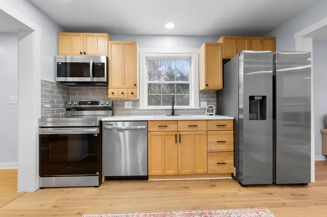 $549,900 | 583 Burt Hill Road, Winchester, NH 03470