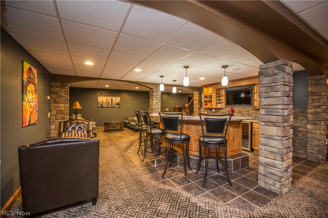 6155 Isley Road Northwest Canton, OH 44718 - Photo 31 of 35 Gorgeous Kitchen with seating area