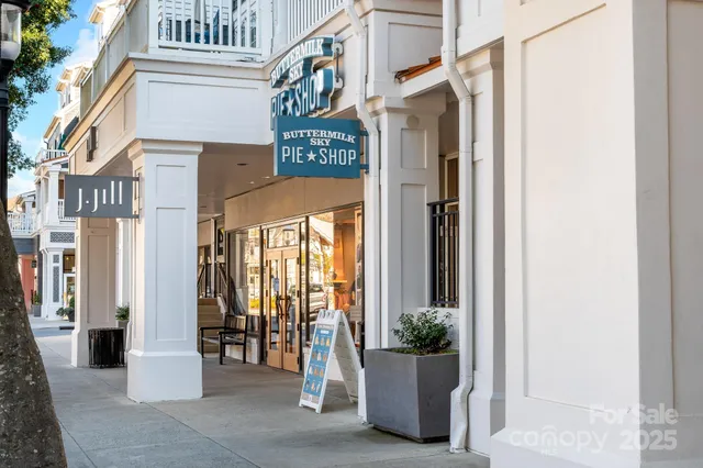 $970,000 | 15826 Trenton Place Road, Huntersville, NC 28078