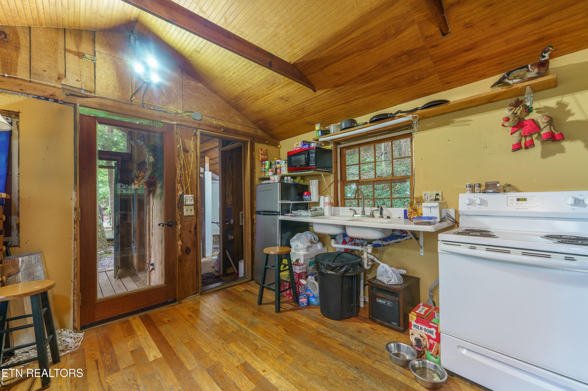 2939 Dupont Springs Road Sevierville, TN 37862 - Photo 4 of 20 Gallery Image 4