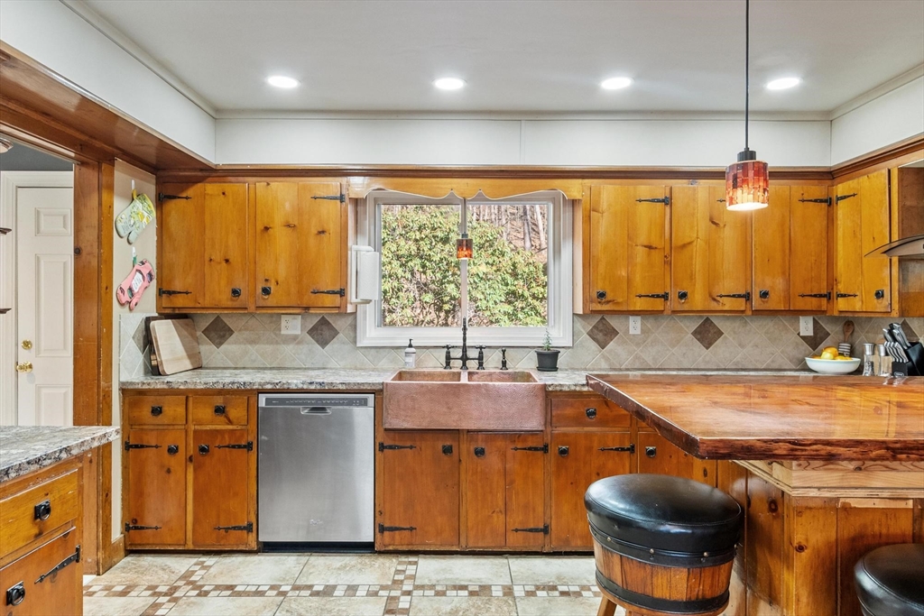 885 Royalston Road Phillipston, MA 01331 - Photo 14 of 40