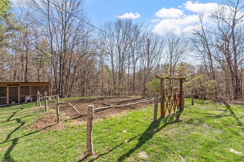 885 Royalston Road Phillipston, MA 01331 - Photo 4 of 40