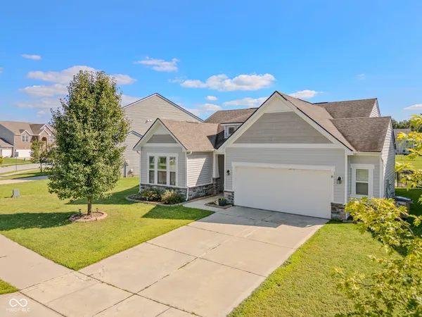 $289,900 | 2337 Creekland Drive, Columbus, IN 47201