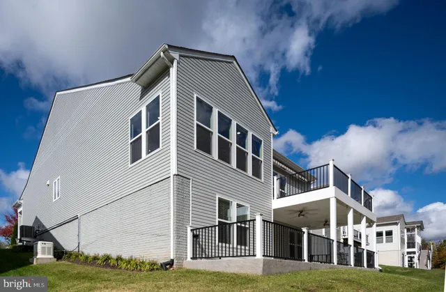 $669,999 | 27 Sanibel Drive, Fredericksburg, VA 22406