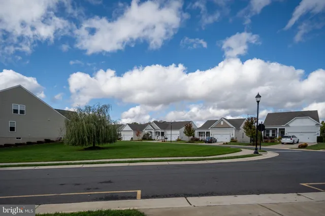 $669,999 | 27 Sanibel Drive, Fredericksburg, VA 22406