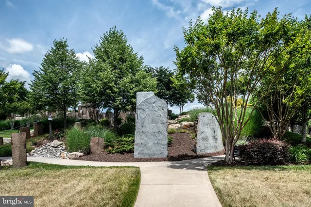 $669,999 | 27 Sanibel Drive, Fredericksburg, VA 22406