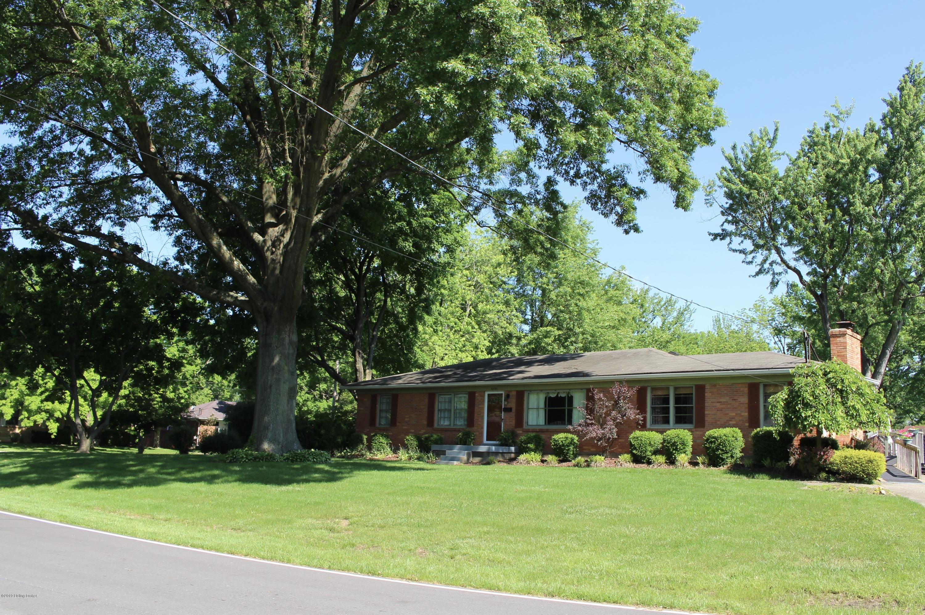 4401 Leeds Road Louisville, KY 40216 - Photo 17 of 25 Nearly a quarter acre!