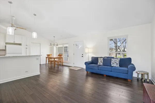 $369,000 | 2286 Weatherford Lane, Naperville, IL 60565