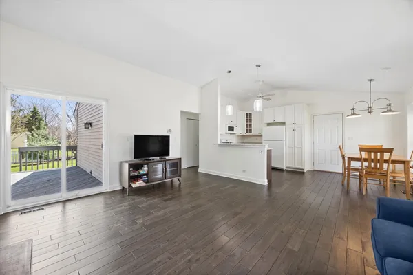 $369,000 | 2286 Weatherford Lane, Naperville, IL 60565