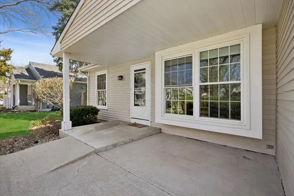 $369,000 | 2286 Weatherford Lane, Naperville, IL 60565