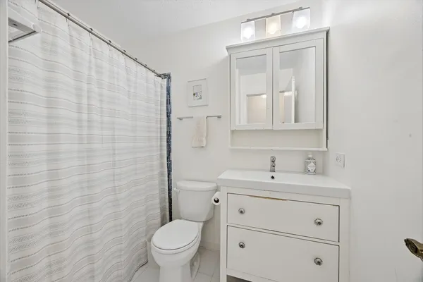 $369,000 | 2286 Weatherford Lane, Naperville, IL 60565