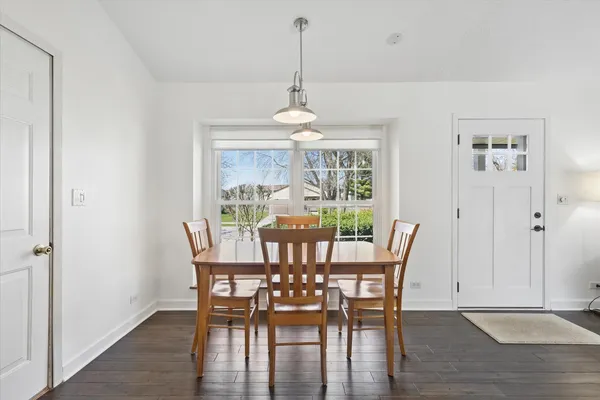 $369,000 | 2286 Weatherford Lane, Naperville, IL 60565